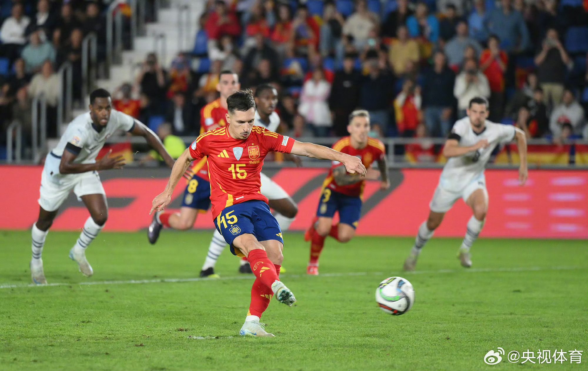 瑞典队晋级欧国联半决赛，对阵克罗地亚