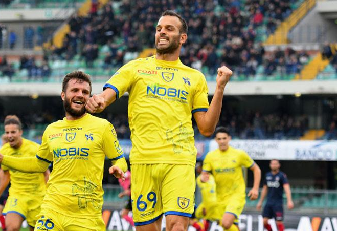 包含切沃主场告捷，保级前景稍有改观的词条